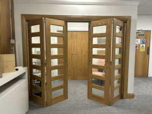 oak bifold folding frame 2 + 2 config