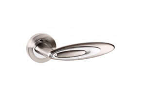 Senza Pari Elisse Lever Door Handle on Round Rose SN/PC