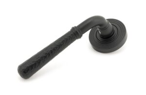 Matt Black Hammered Newbury Lever on Rose Set (Beehive)